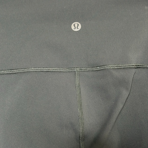 Lululemon Dark Grey Mesh Leggings Women Size 4 BLEMISH - Picture 4 of 5